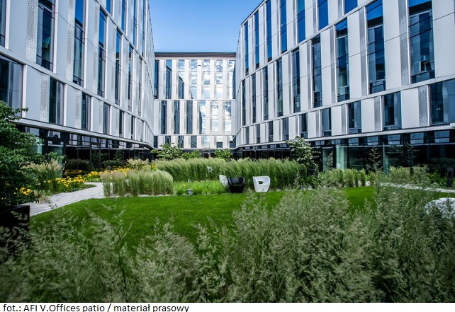 AFI V.Offices patio 1