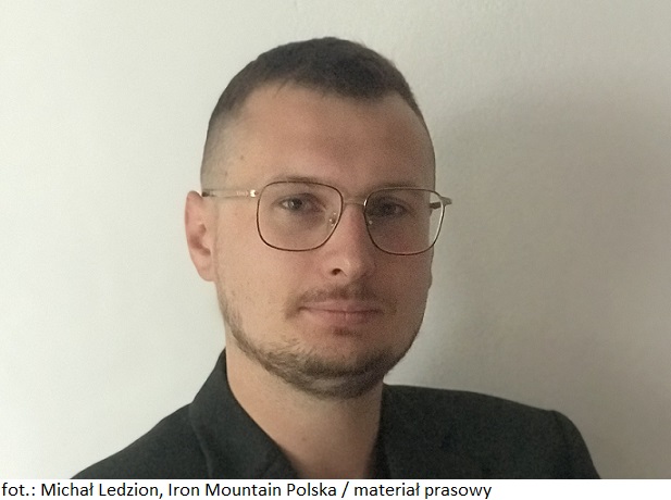 Nowe wymagania ESG a wdrażenie strategii niszczenia danych i zasobów IT