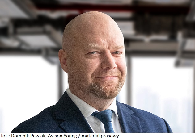 Dominik Pawlak zasila Dział Wynajmu Powierzchni Biurowych w Avison Young