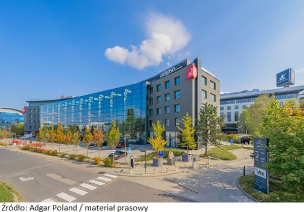 ADGAR-WEST-DSC04200-min