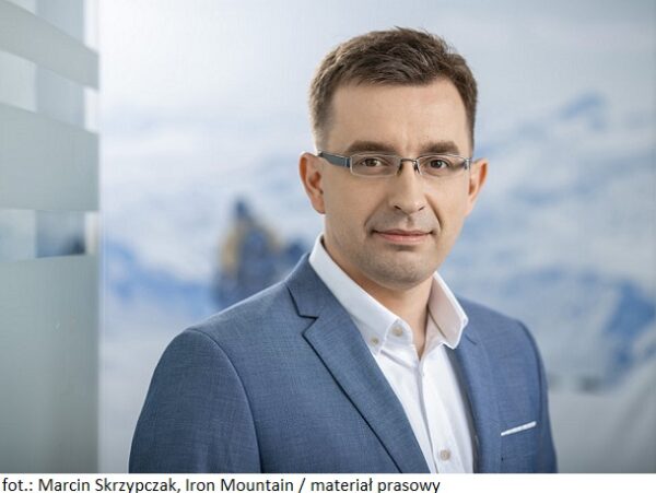 Marcin Skrzypczak-Iron Mountain