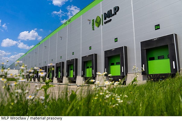 DSC00533_edited_chmury2-logo-p-kopia-scaled(1)